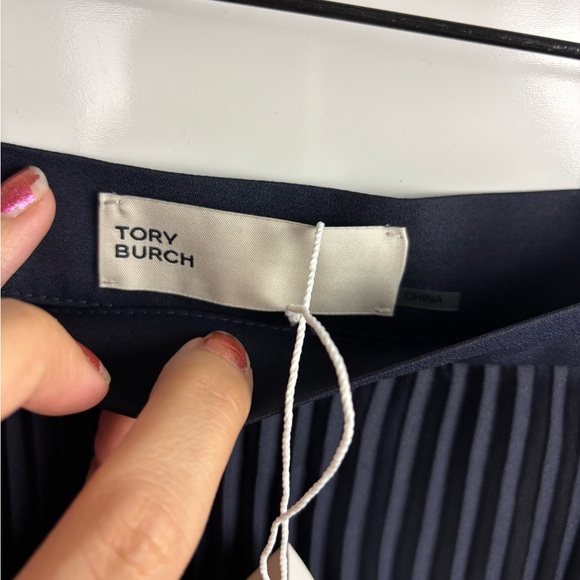 Tory Burch navy pleated skirt‎ sz 0 - Picture 4 of 7